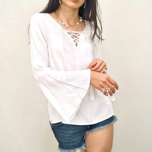 Cupcakes & Cashmere Jett Top CH304723 - Picture 1 of 8